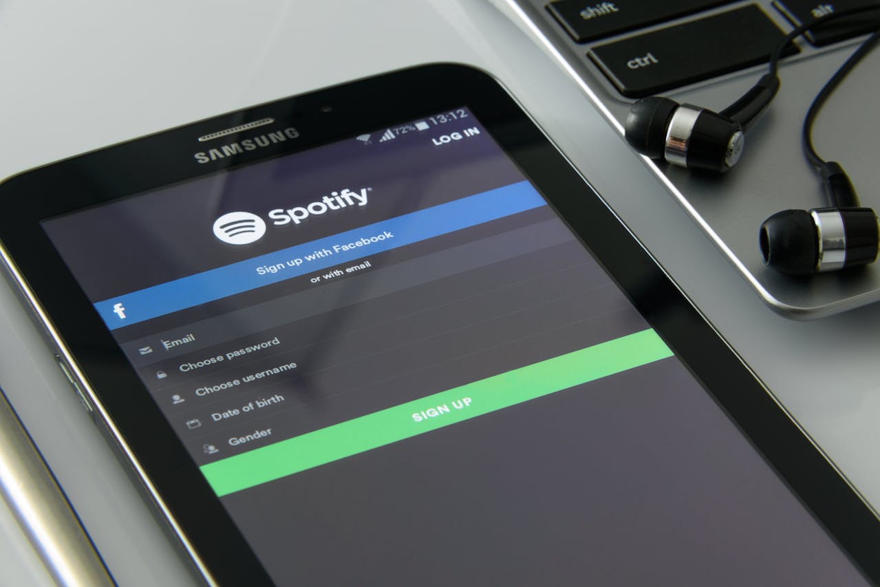 Discover the Best EDM Spotify Podcasts for Non-Stop Beats and Vibes